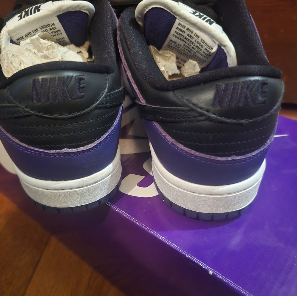 Woman size 8-Nike Black, White, and Purple - Picture 4 of 6